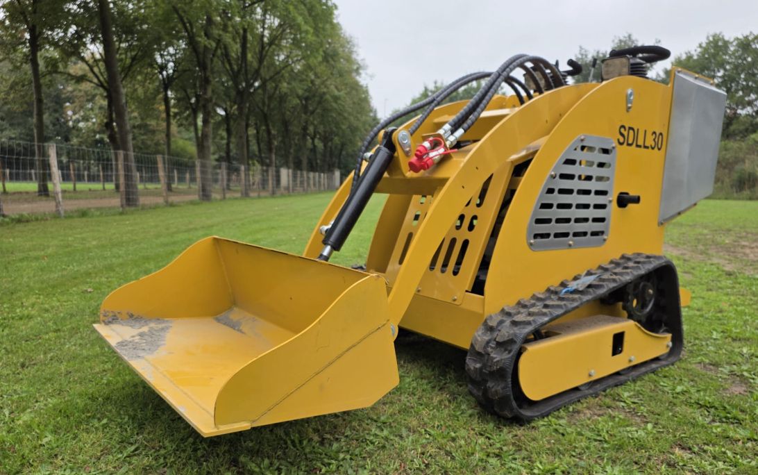 Schranklader skidster minishovel sherpha
