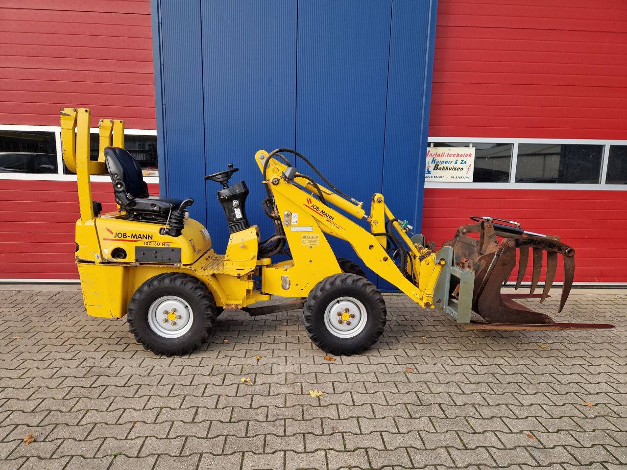 JOB-MANN 100 MINI SHOVEL PALLETVORKEN EN PELIKAANBAK 1639UUR