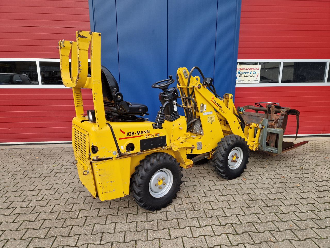 JOB-MANN 100 MINI SHOVEL PALLETVORKEN EN PELIKAANBAK 1639UUR