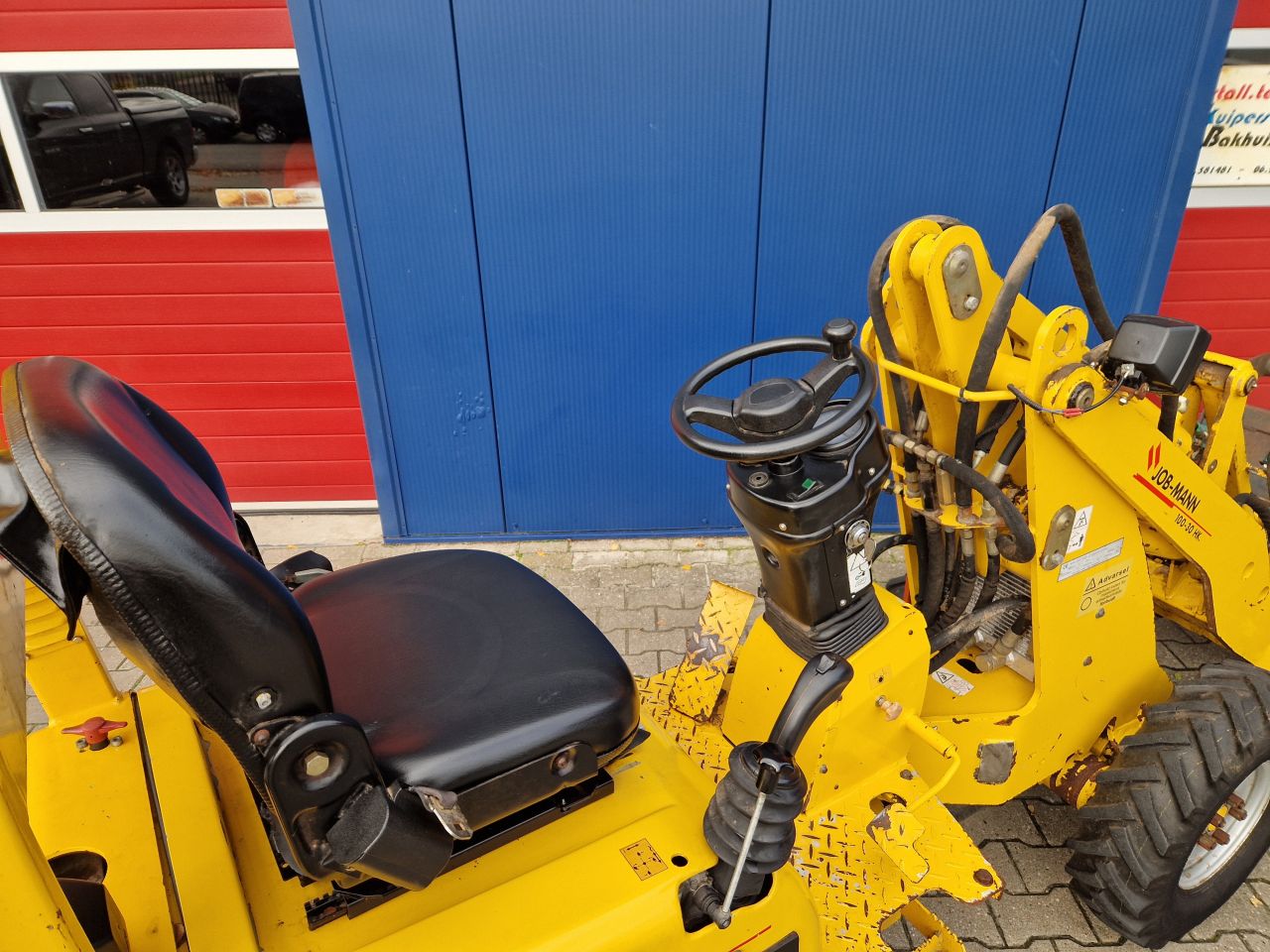 JOB-MANN 100 MINI SHOVEL PALLETVORKEN EN PELIKAANBAK 1639UUR