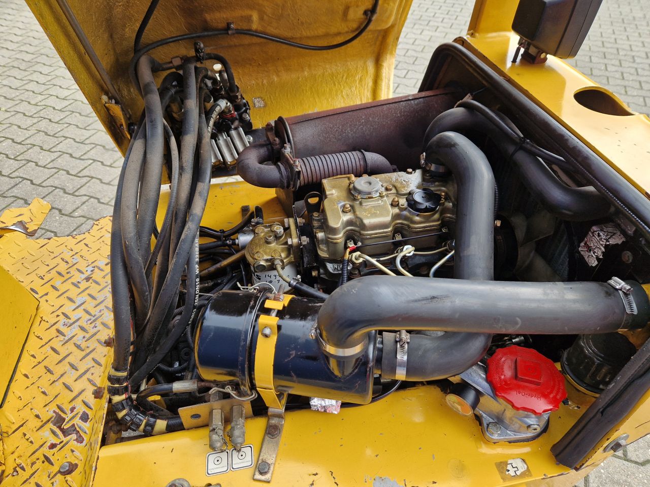 JOB-MANN 100 MINI SHOVEL PALLETVORKEN EN PELIKAANBAK 1639UUR