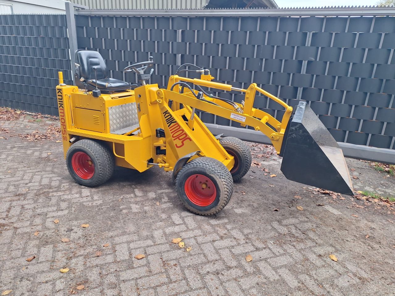 Knikmops 90 schaffer jobmann weidemann avant mini shovel