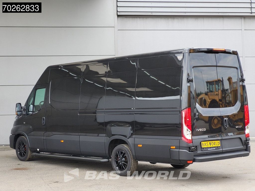 Iveco Daily 35S21 3.0L Automaat Black Edition 210PK L3H2 2025-Model 3,5t Trekvermogen ACC LED CarPlay Camera Parkeersensoren Velgen 16m3 Euro6 L4H2 16m3 Klima