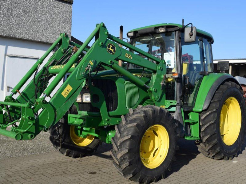 John Deere 6220