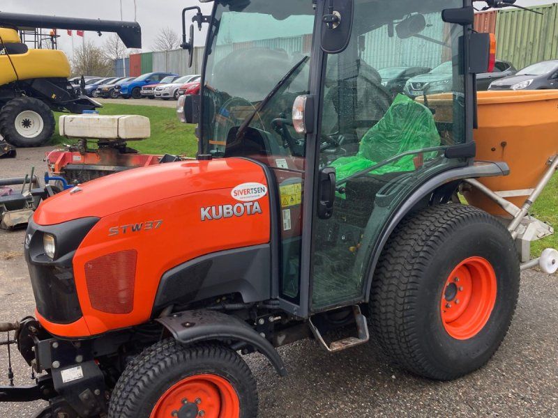 Kubota STW37 Kompakttraktor