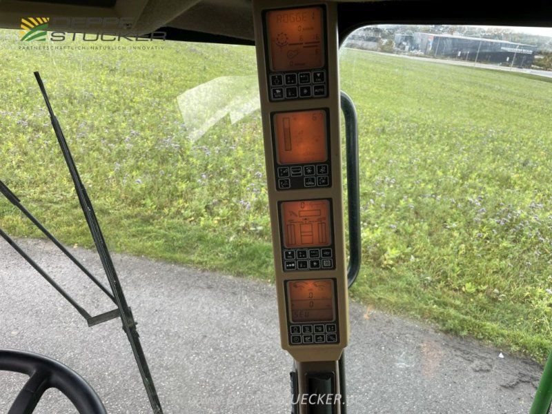 John Deere T560 HillMaster mit 620R und Rapstisch