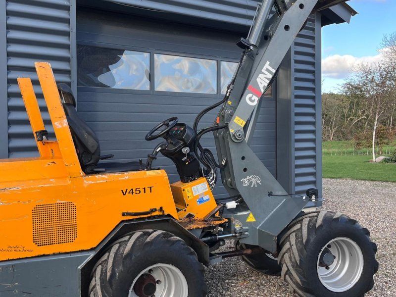 Giant V451T