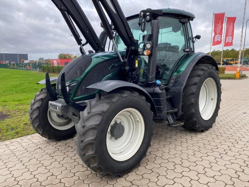 Valtra N104 MIT ALÖ FRONTLADER
