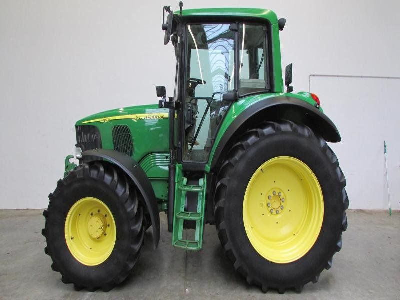 John Deere 6320