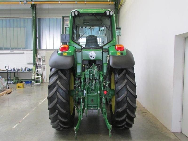 John Deere 6320