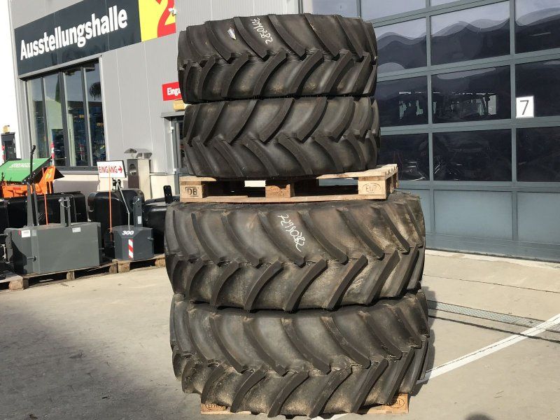 Mitas 540/65R34 + 440/65R24 mit Felgen