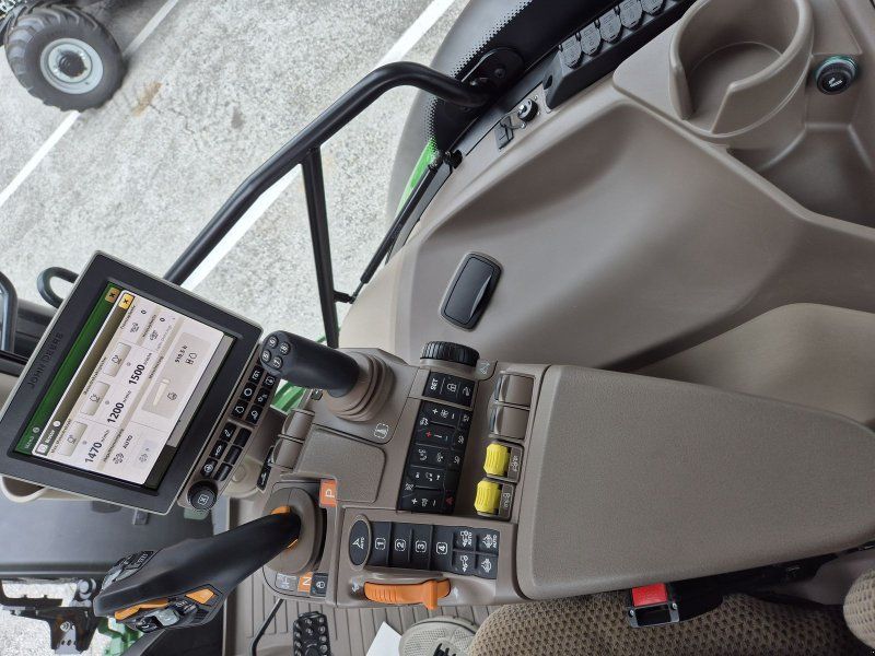 John Deere 6110