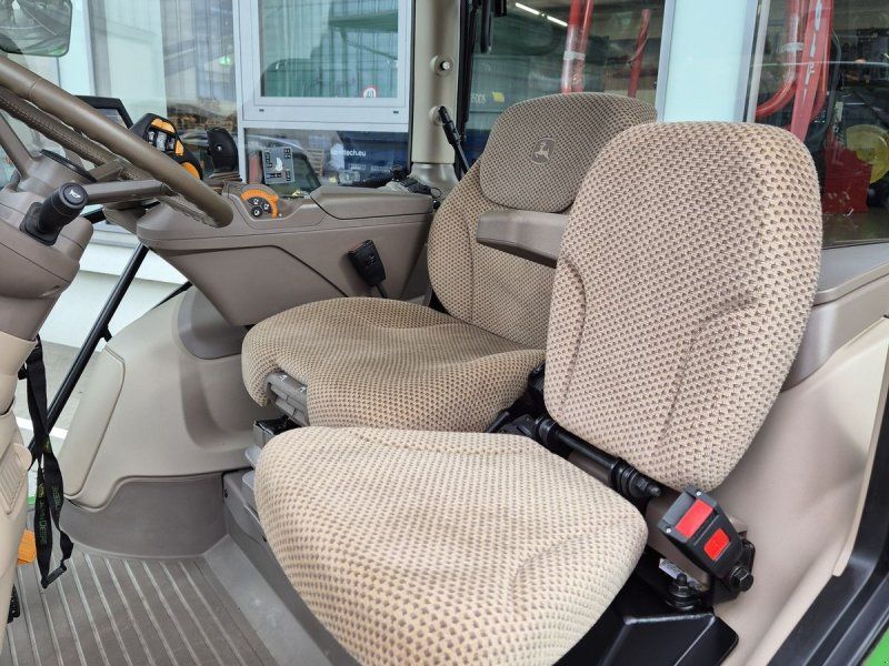 John Deere 6110