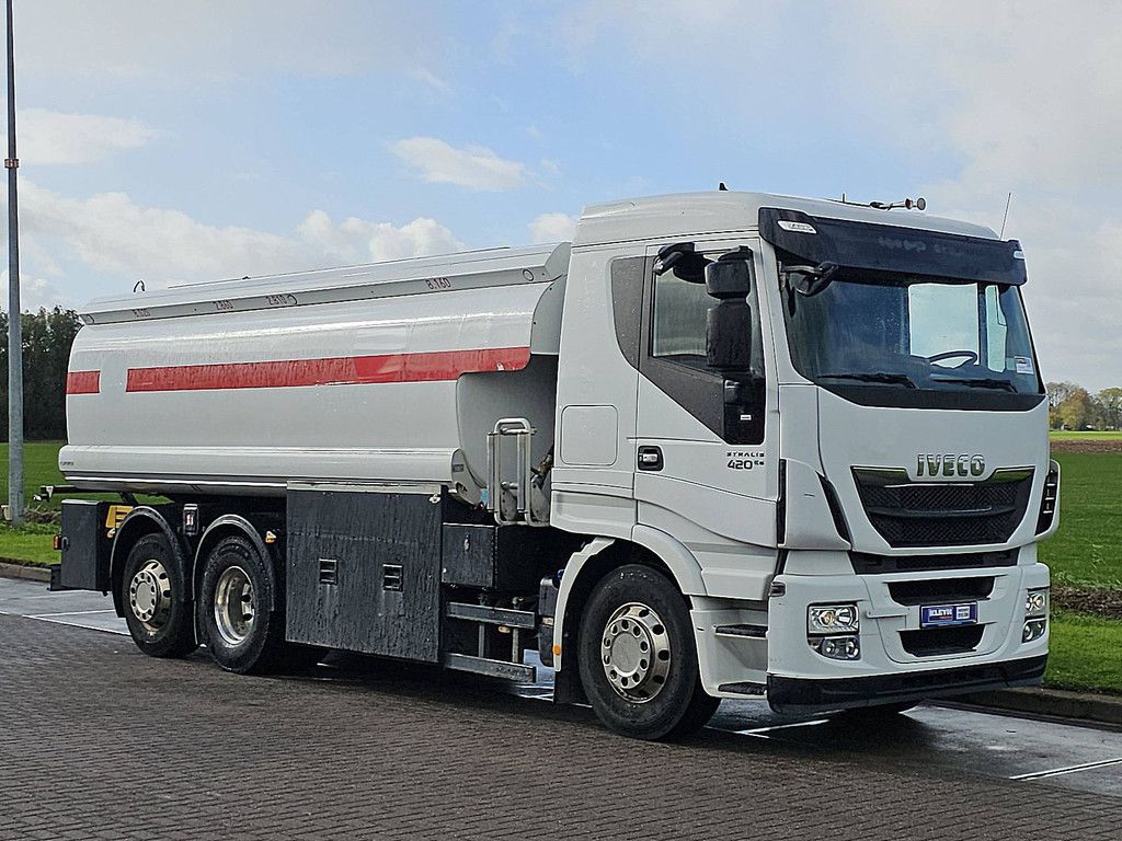 IVECO AD260S42 esterer 21850 ltr