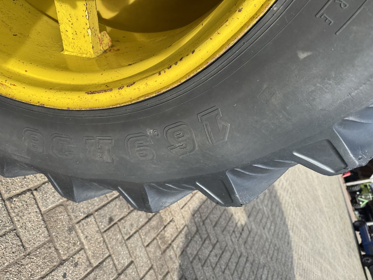 Dubbel lucht met verloop ring 16,9xR38