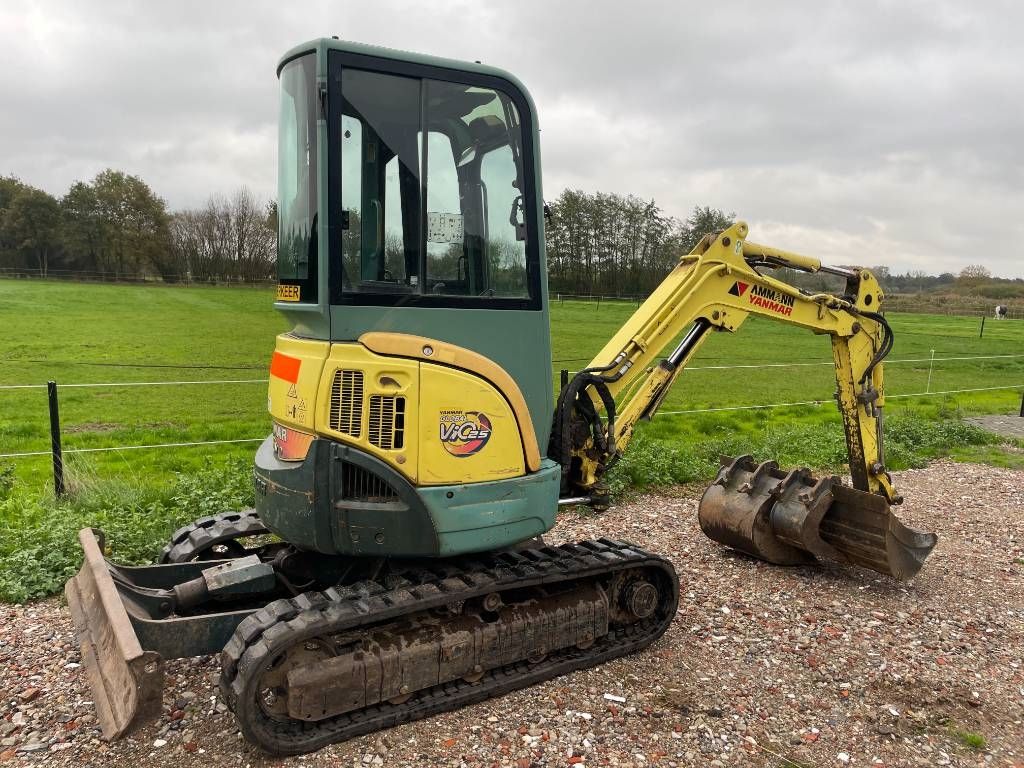 Yanmar Vio 25 minigraver 2700kg