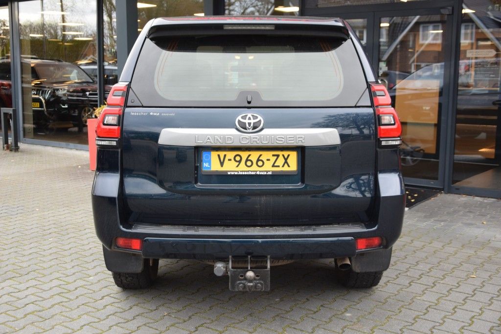 Toyota Landcruiser 150 2.8 D-4D 5DRS ACTIVE A/T VAN