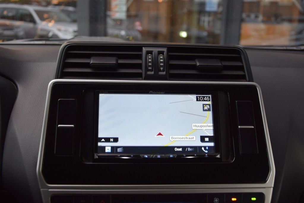 Toyota Landcruiser 150 2.8 D-4D 5DRS ACTIVE A/T VAN