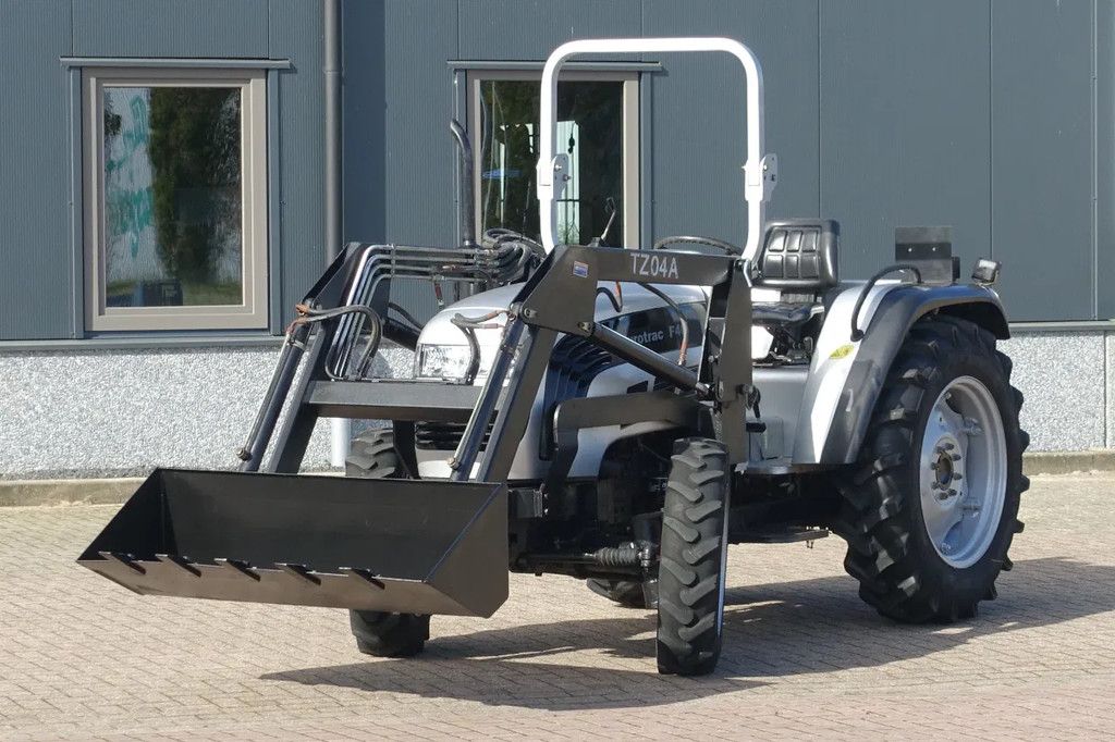 Eurotrac F40 4wd / 00517 Draaiuren / Voorlader
