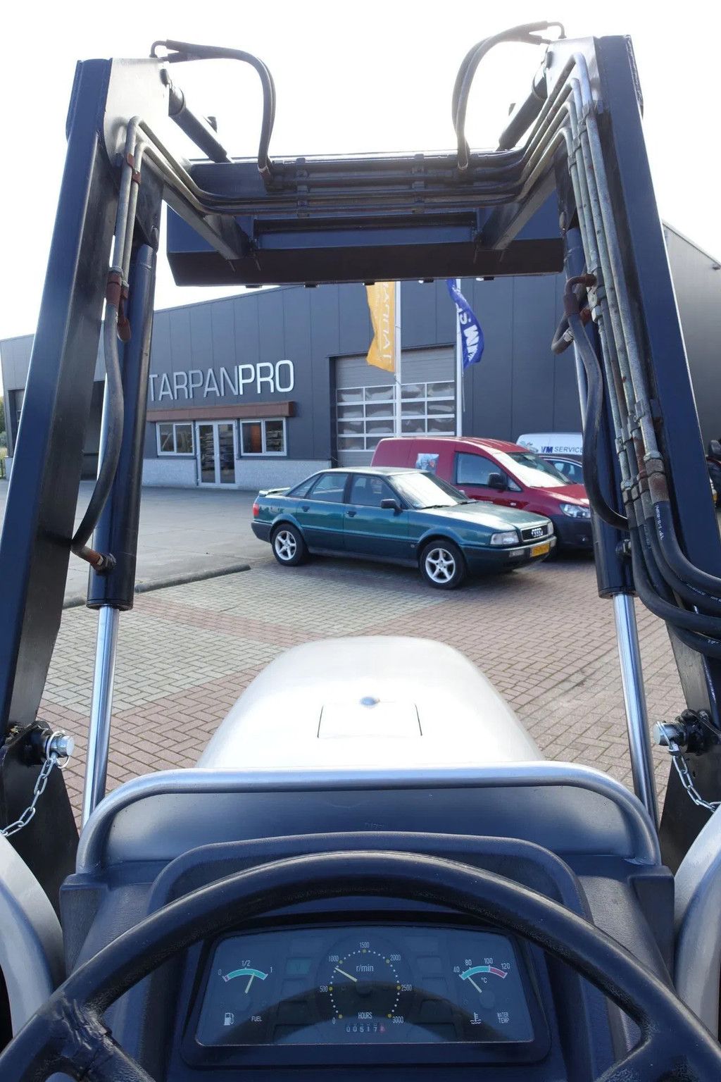 Eurotrac F40 4wd / 00517 Draaiuren / Voorlader