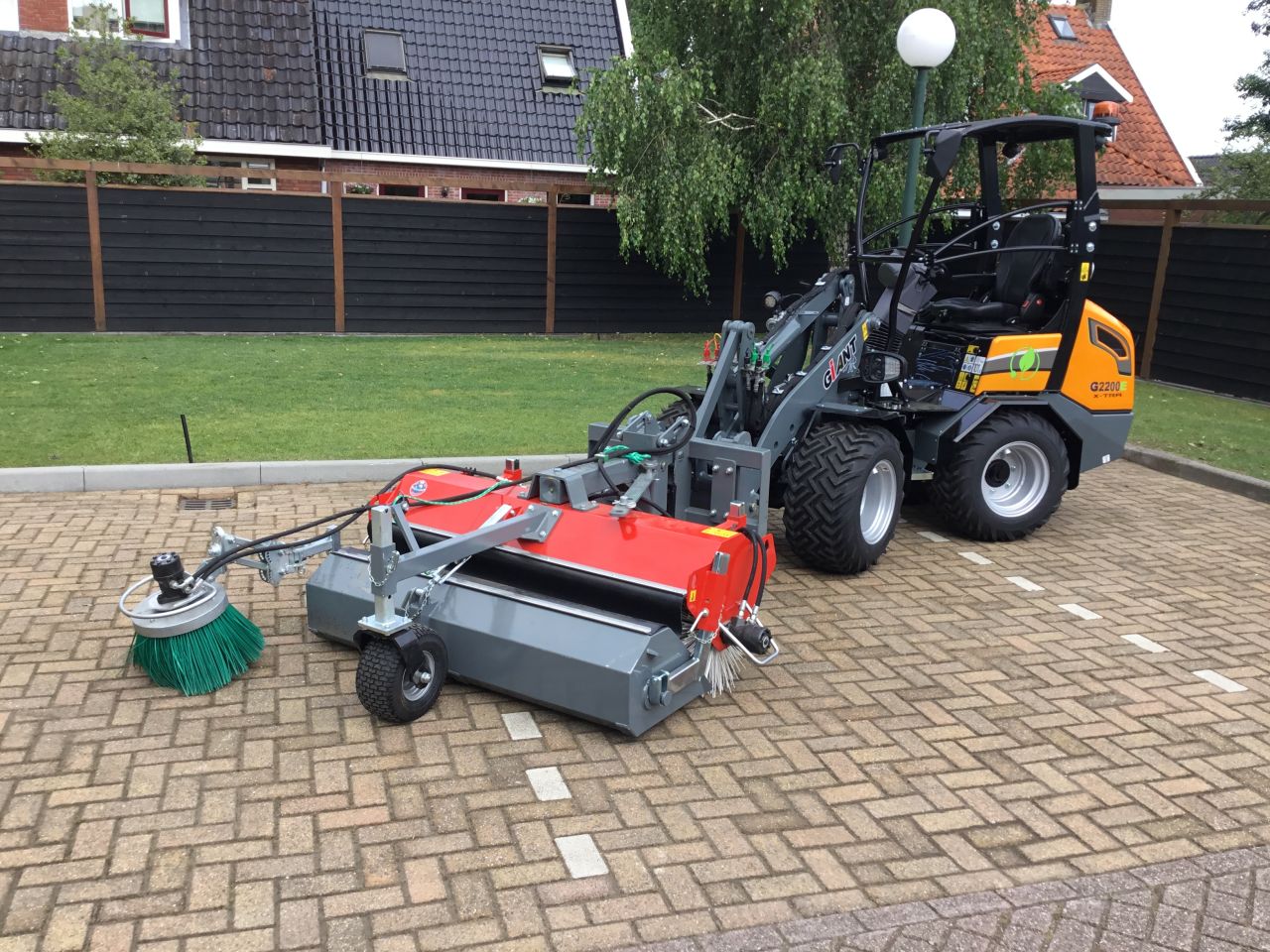 Veegborstel / veegmachine voor GiANT knikladers