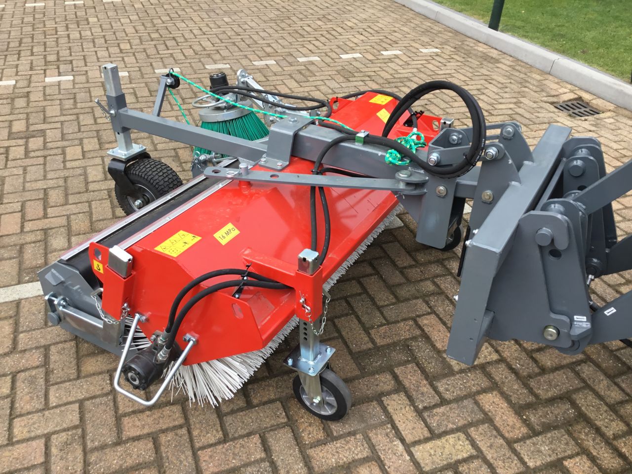 Veegborstel / veegmachine voor GiANT knikladers