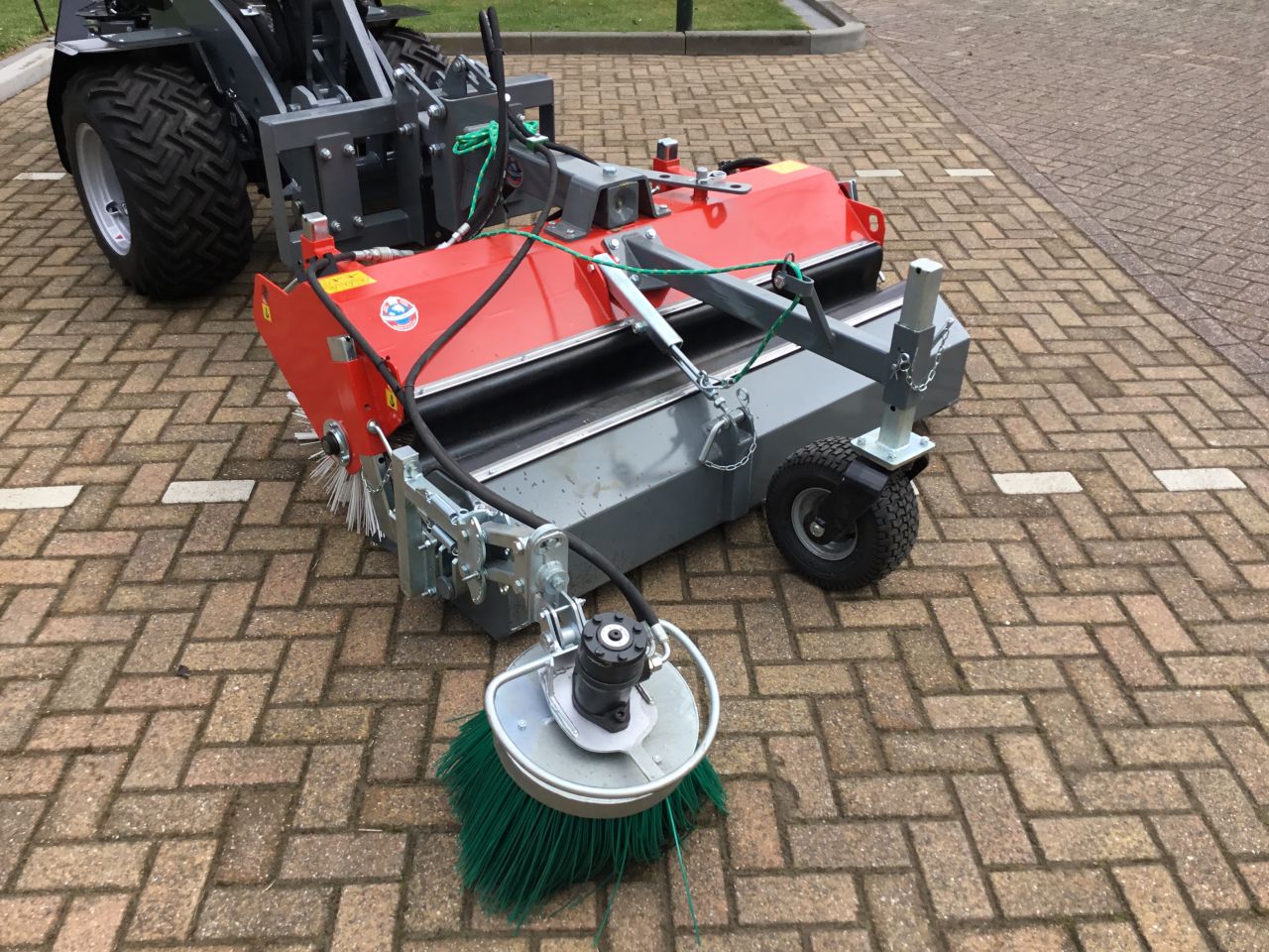 Veegborstel / veegmachine voor GiANT knikladers