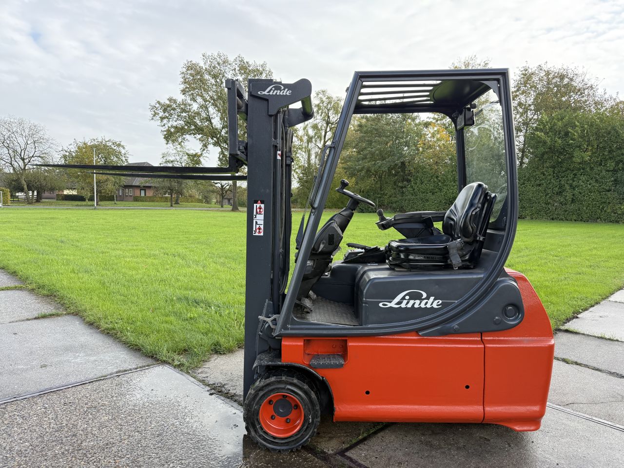 Linde E16 elektrische heftruck Freelift Sideshift