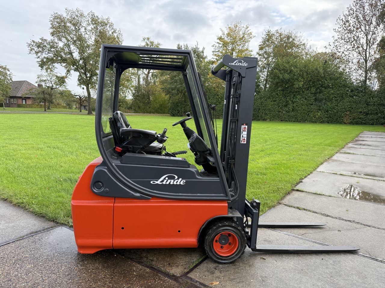 Linde E16 elektrische heftruck Freelift Sideshift