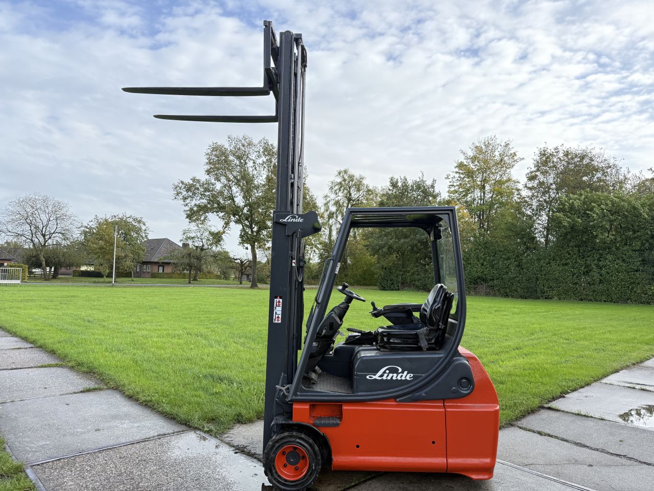 Linde E16 elektrische heftruck Freelift Sideshift