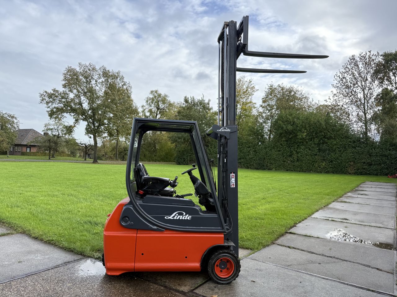 Linde E16 elektrische heftruck Freelift Sideshift