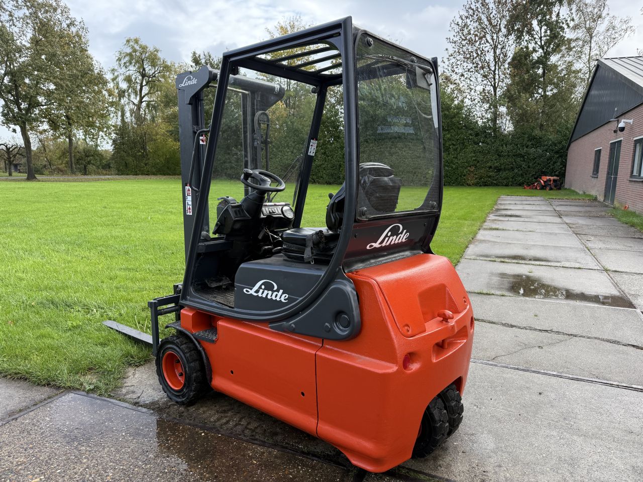 Linde E16 elektrische heftruck Freelift Sideshift