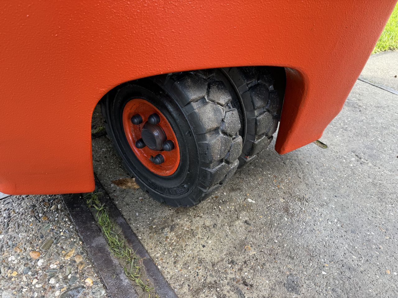 Linde E16 elektrische heftruck Freelift Sideshift