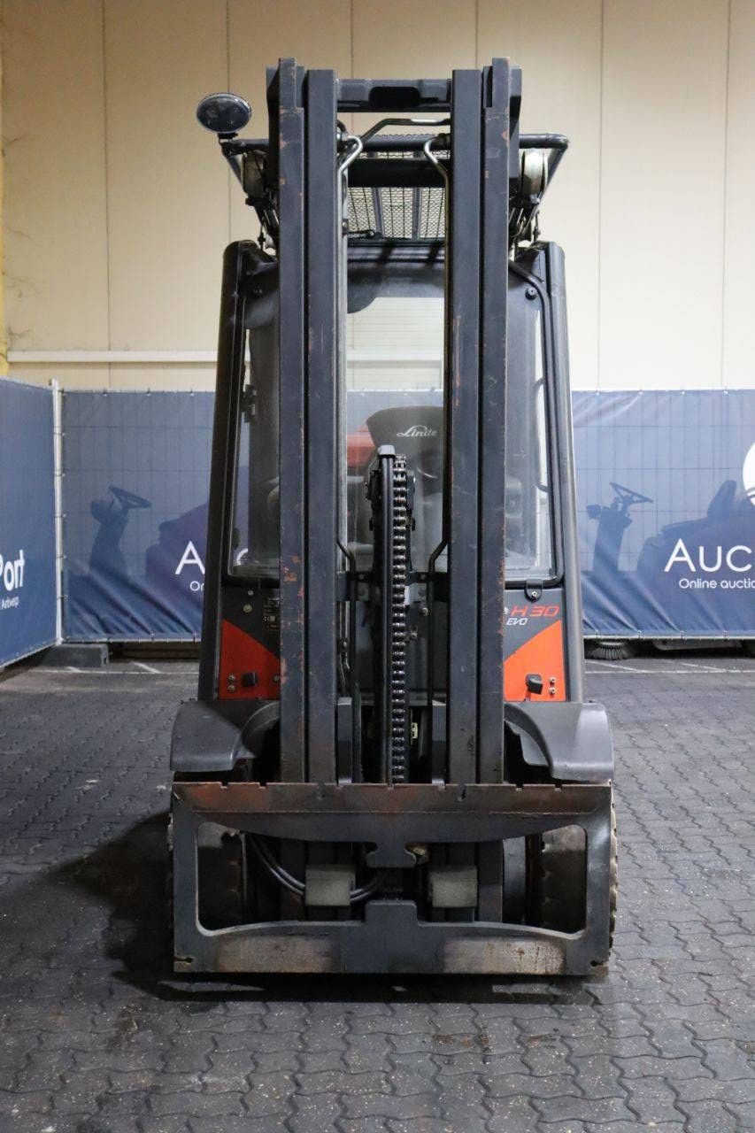Gabelstapler Linde H30T-02 Treibgas 3000kg 7,0m 2015
