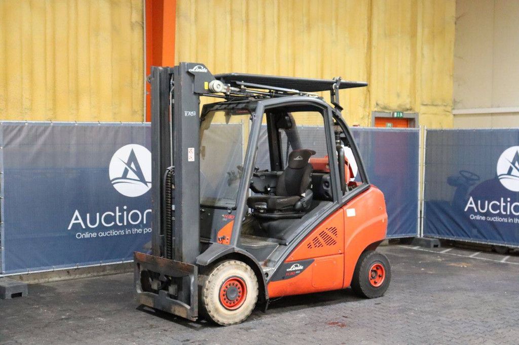 Gabelstapler Linde H30T-02 Treibgas 3000kg 7,0m 2015
