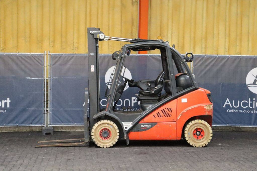 Gabelstapler Fenwick-Linde H25T-02 Treibgas 2500kg 2016