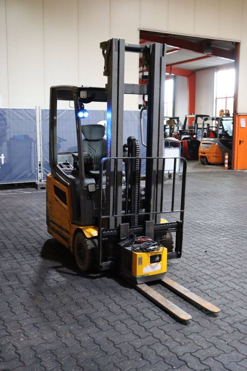 Gabelstapler Jungheinrich EFG 215 550DZ Elektro 1500kg 2019