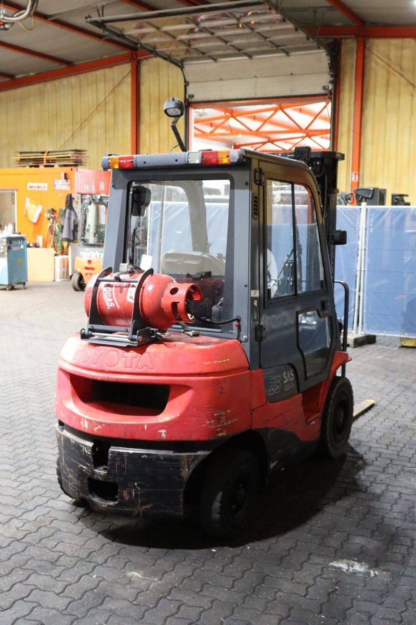Gabelstapler Toyota 42-7FGF25 Treibgas 2500kg 5,0m 2006