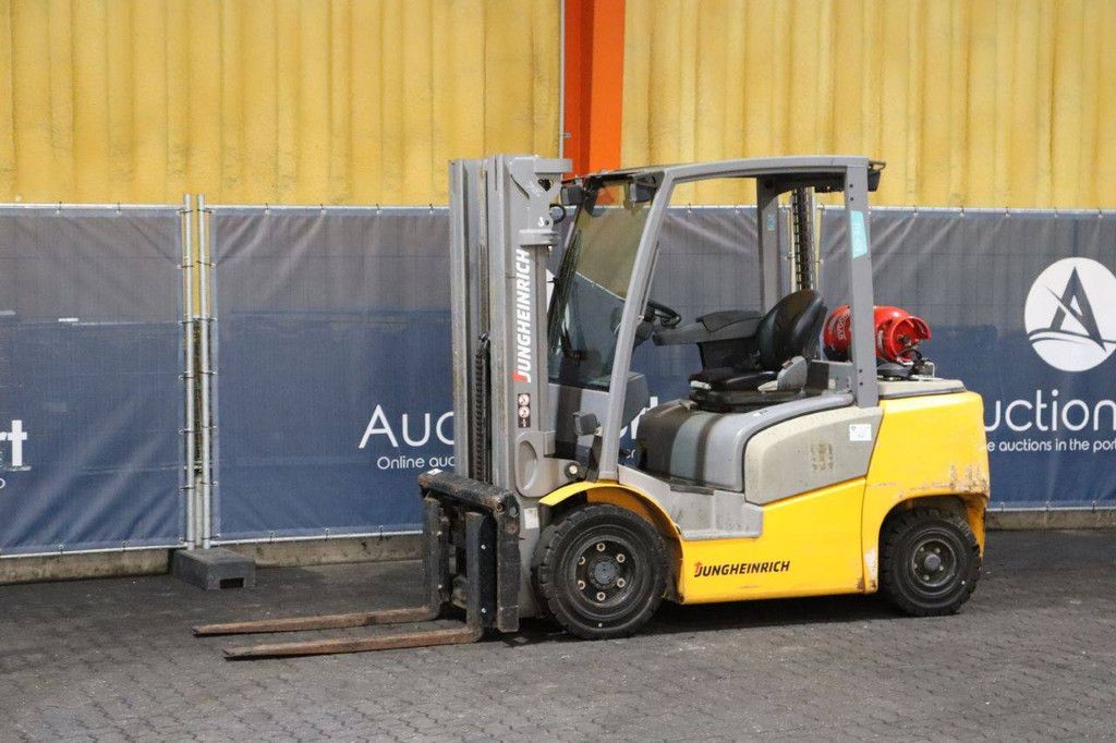 Gabelstapler Jungheinrich TFG 425 Treibgas 2400kg 4,73m 2019