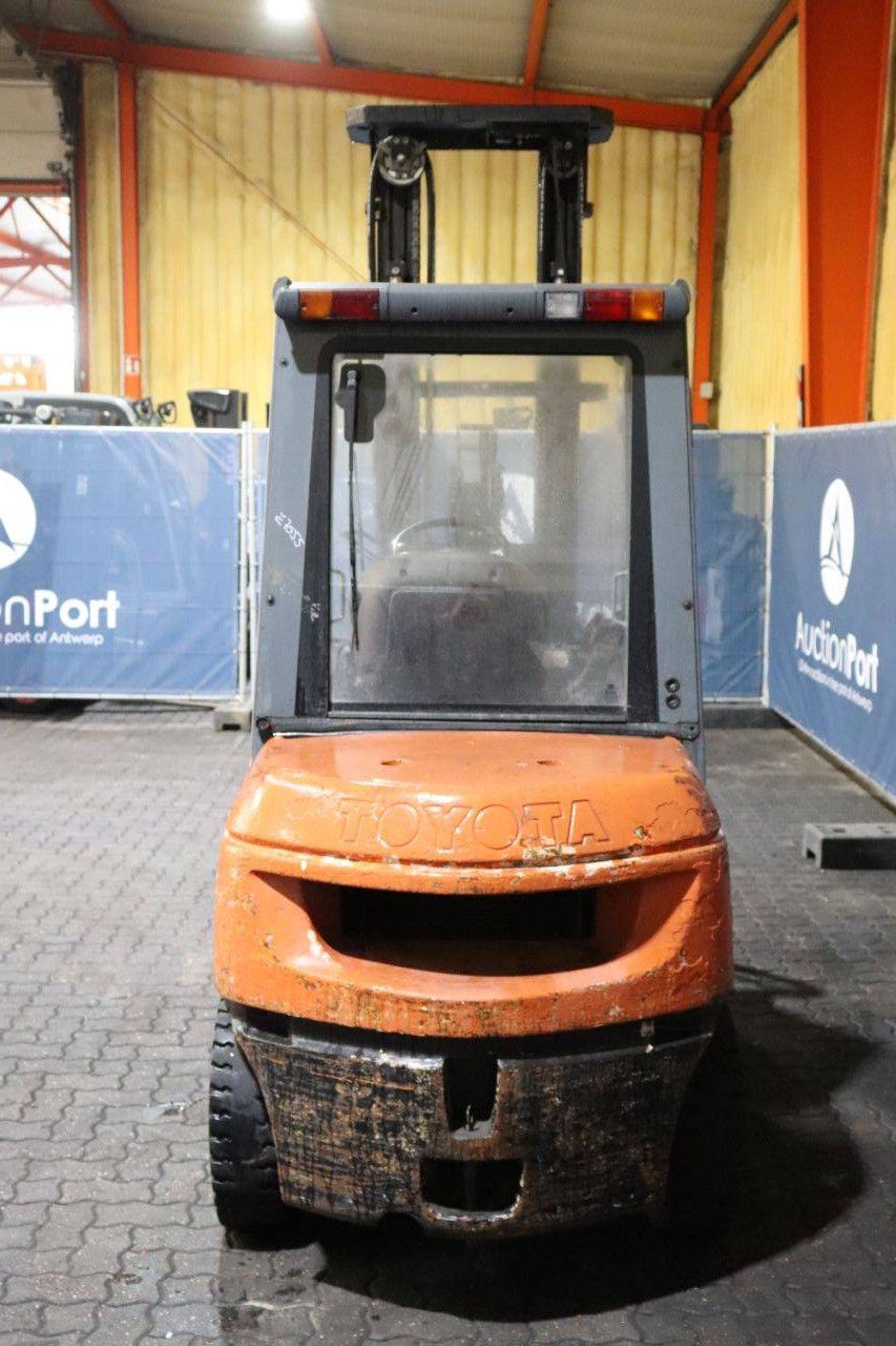 Forklift Toyota 02-7FDF30 Diesel 3000kg 6.0m 2007