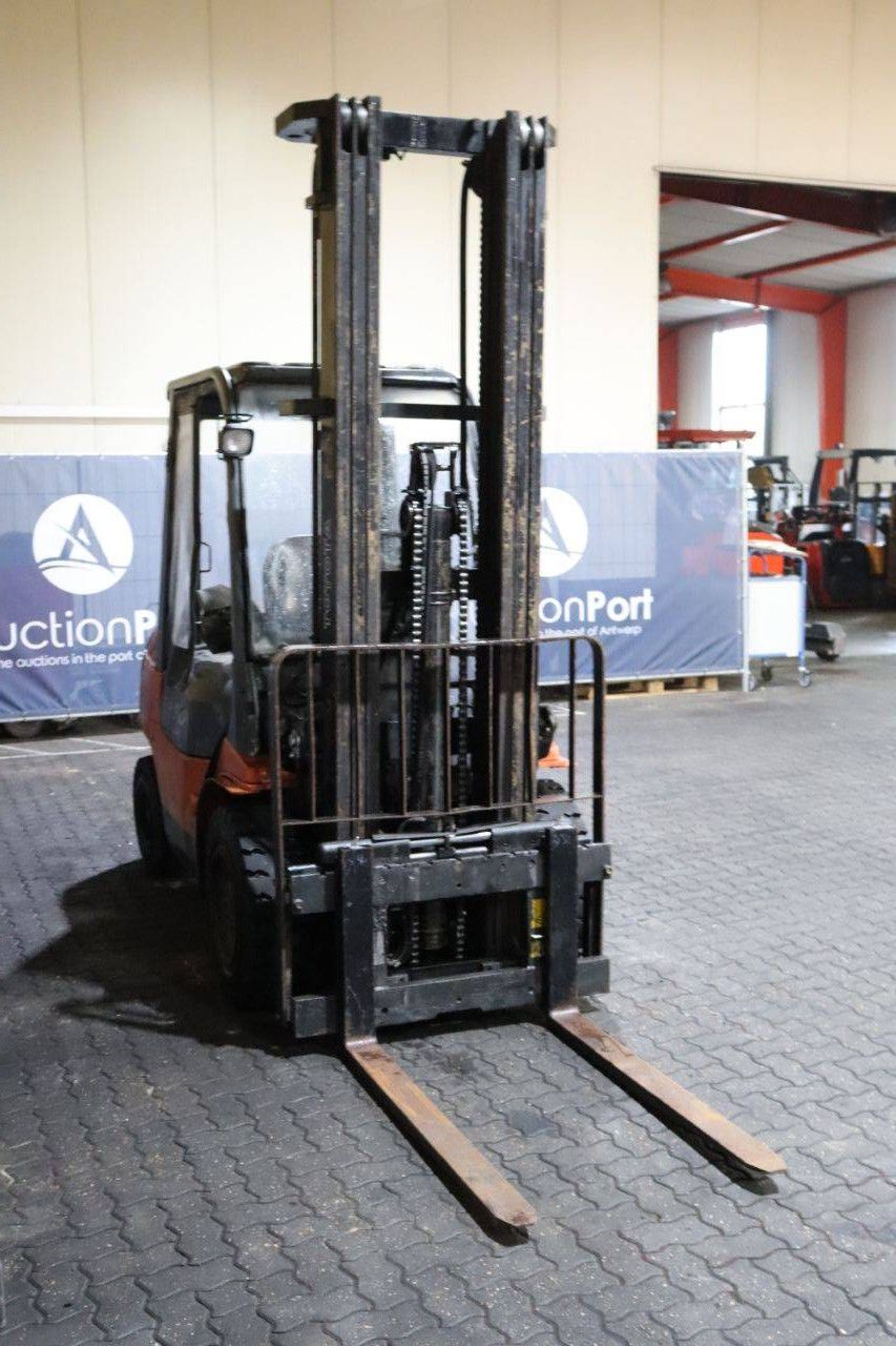 Forklift Toyota 02-7FDF30 Diesel 3000kg 6.0m 2007