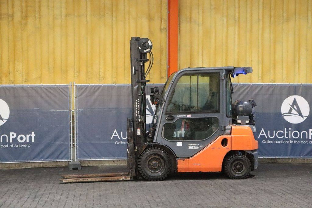 Forklift Toyota Tonero 2.5, 8FG25 LPG 2500kg 4.5m 2015