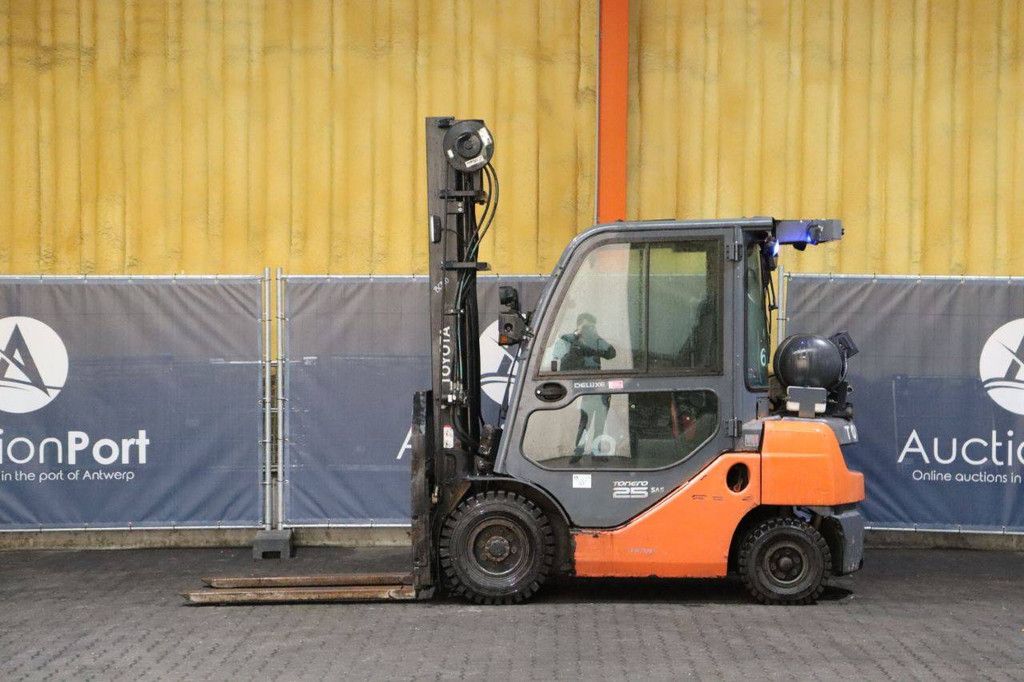 Forklift Toyota Tonero 2.5, 8FG25 LPG 2500kg 4.5m 2015