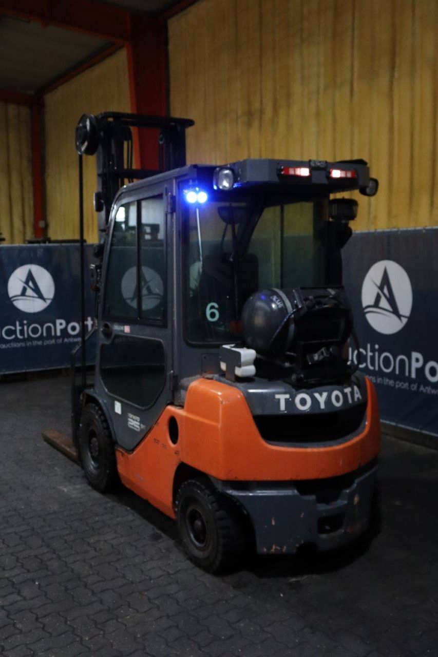 Forklift Toyota Tonero 2.5, 8FG25 LPG 2500kg 4.5m 2015