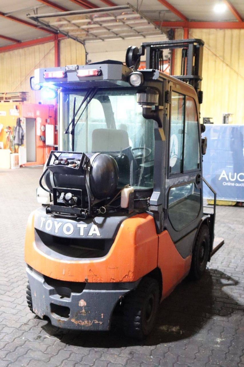 Forklift Toyota Tonero 2.5, 8FG25 LPG 2500kg 4.5m 2015