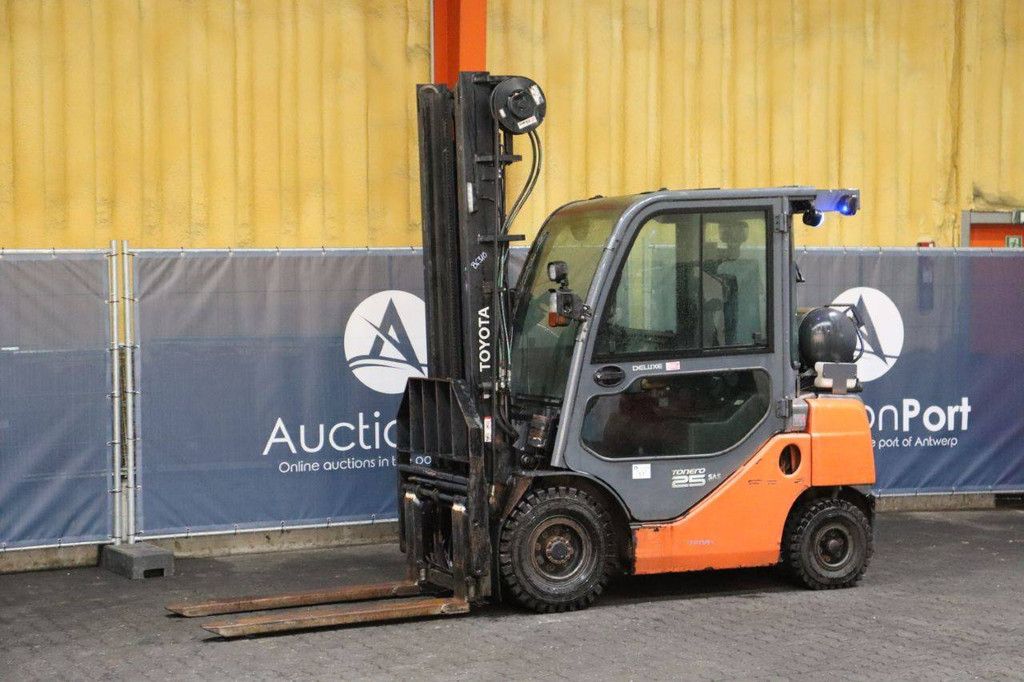 Forklift Toyota Tonero 2.5, 8FG25 LPG 2500kg 4.5m 2015