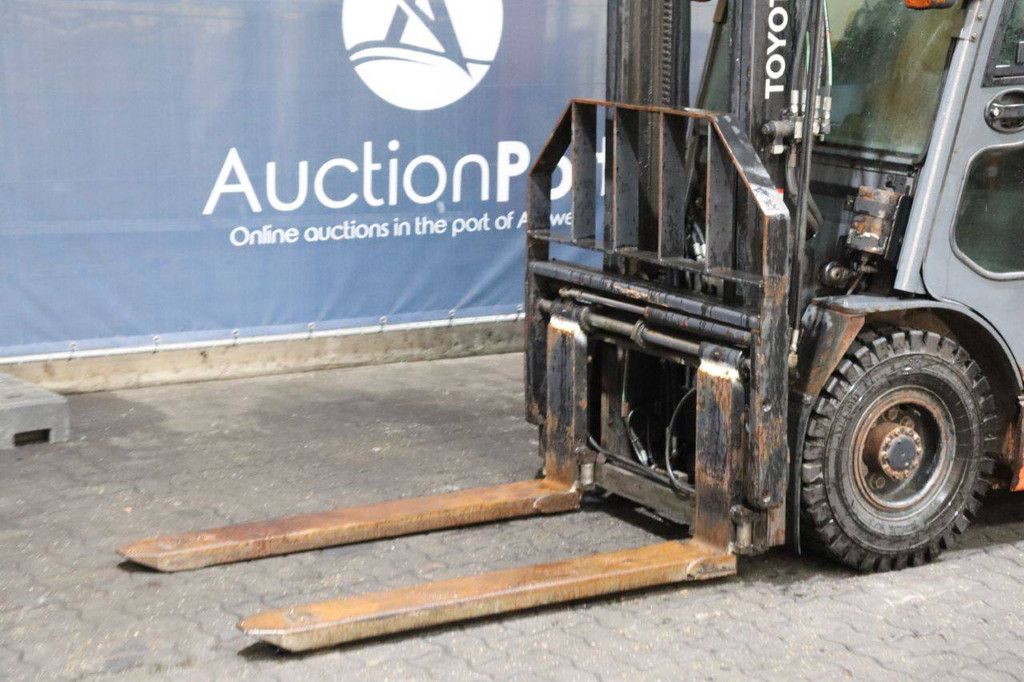 Forklift Toyota Tonero 2.5, 8FG25 LPG 2500kg 4.5m 2015
