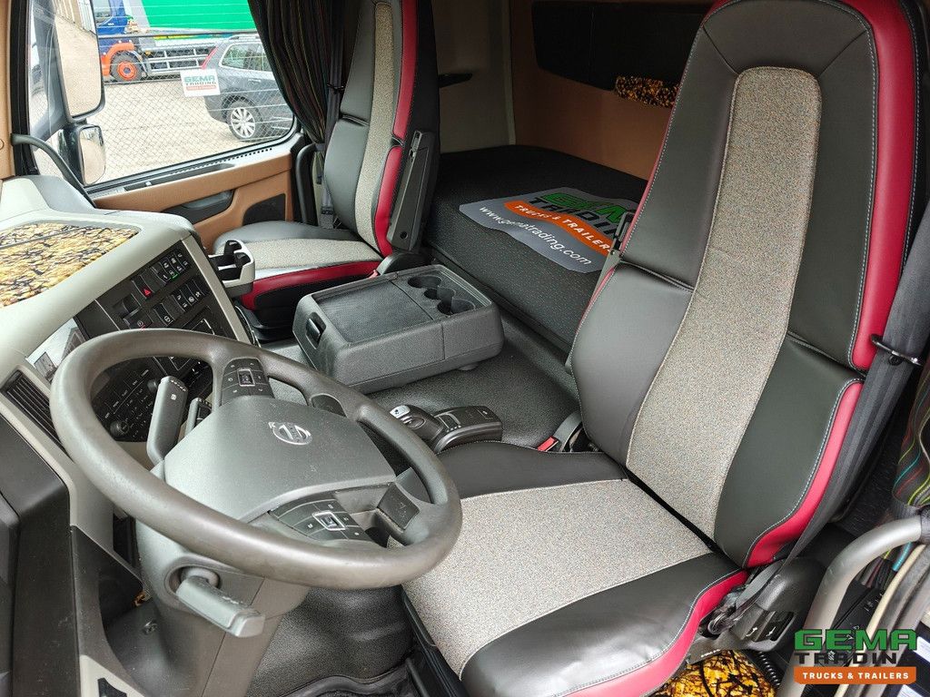 Volvo FM500 8x2/6 Globetrotter Euro6B - Open Loading Platform 7.3M - HH Floor - Aluminum Sideboards - Steering/Lift Axles
