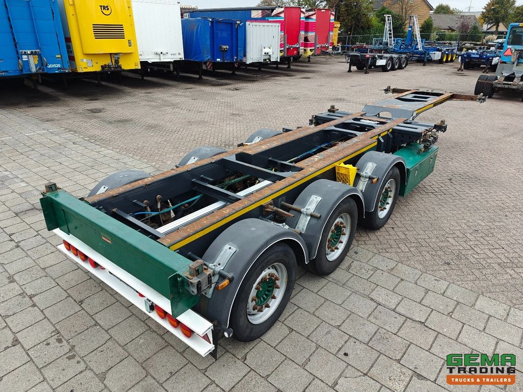 M&V Euro 802 Renders MULTI 3-Axle SAF - Disc Brakes - Lift Axle - Center/Rear Slider - All Connections - QuickLock