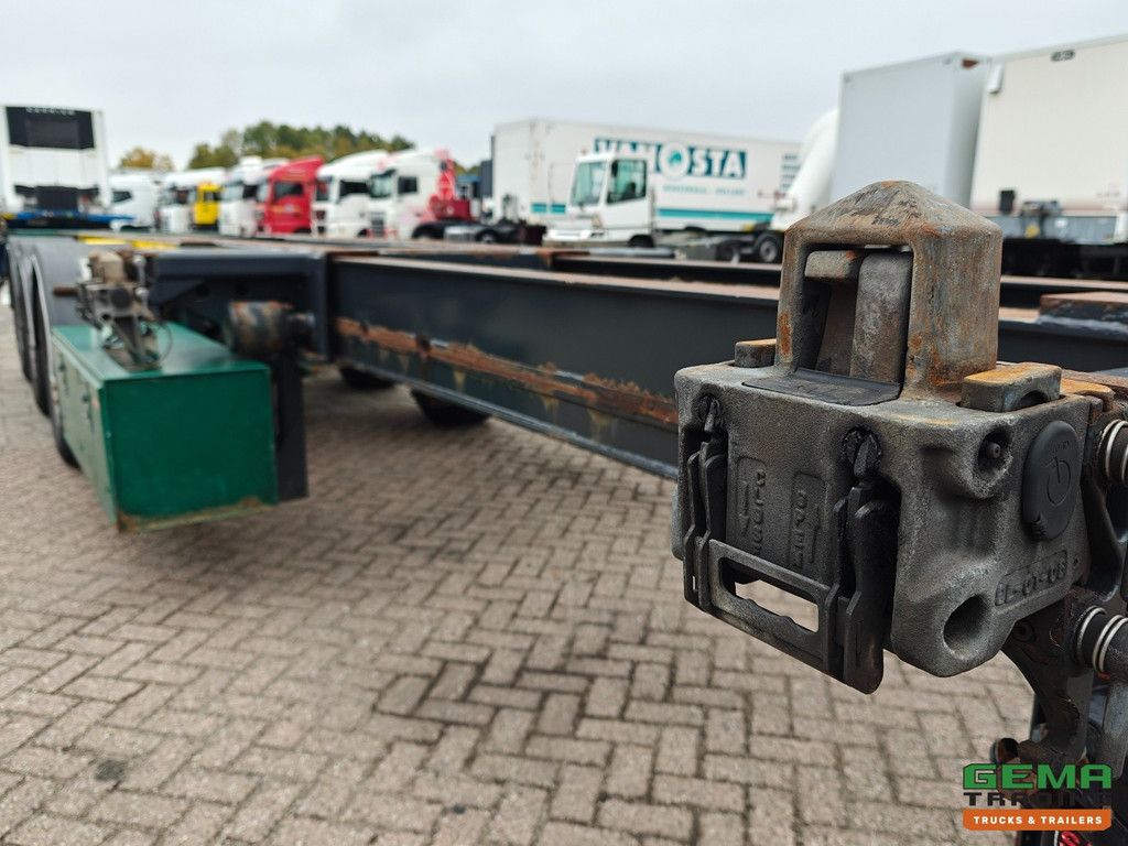 M&V Euro 802 Renders MULTI 3-Axle SAF - Disc Brakes - Lift Axle - Center/Rear Slider - All Connections - QuickLock